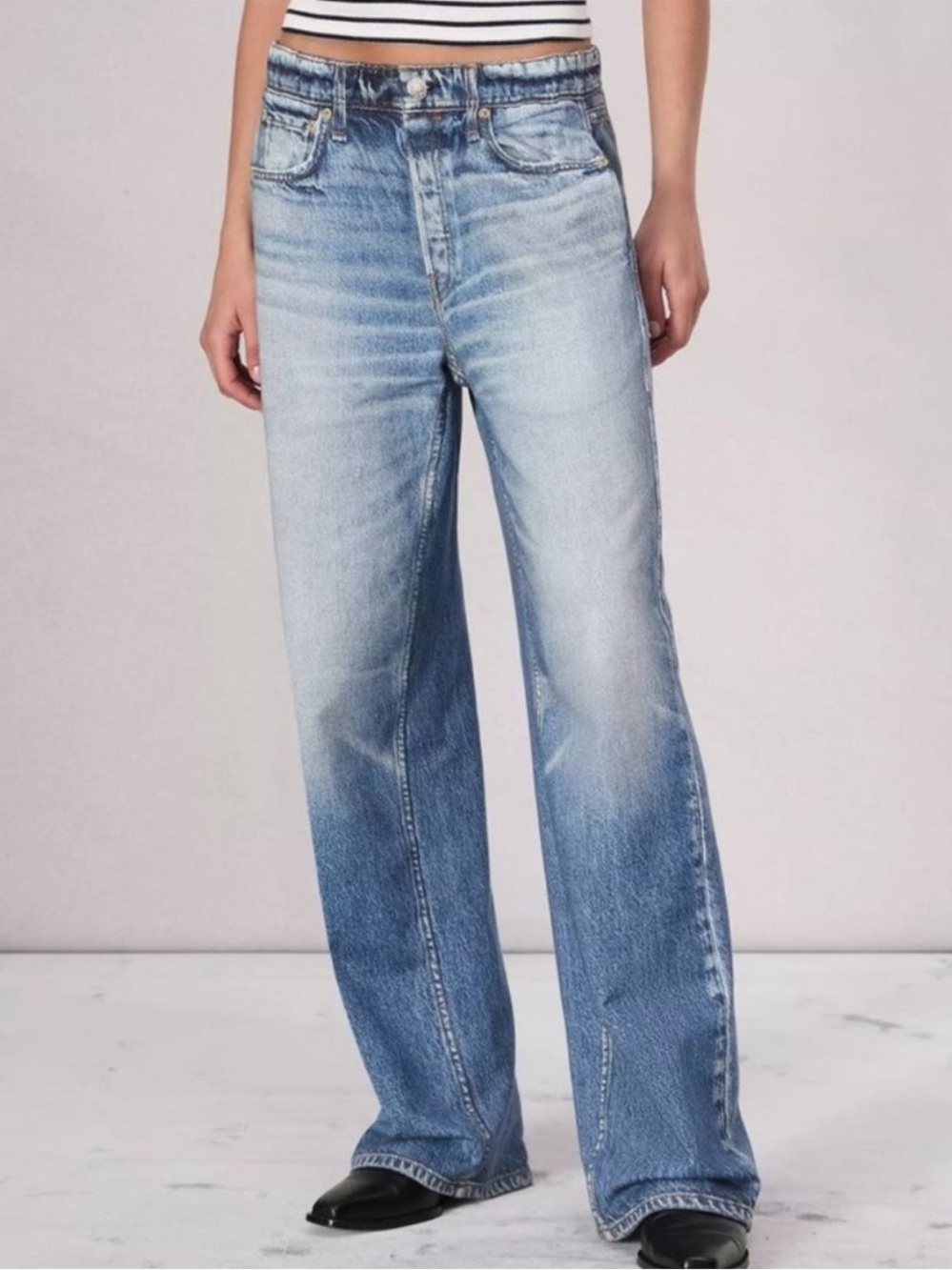 NWT Mila Rosabella Light Wash Wide Leg Sweatpant Jeans, Small